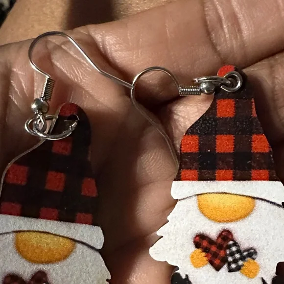 Charming Gnome Plaid Earrings - Picture 4 of 7